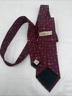 Burberry Men's Wine Red Patterned Silk Tie